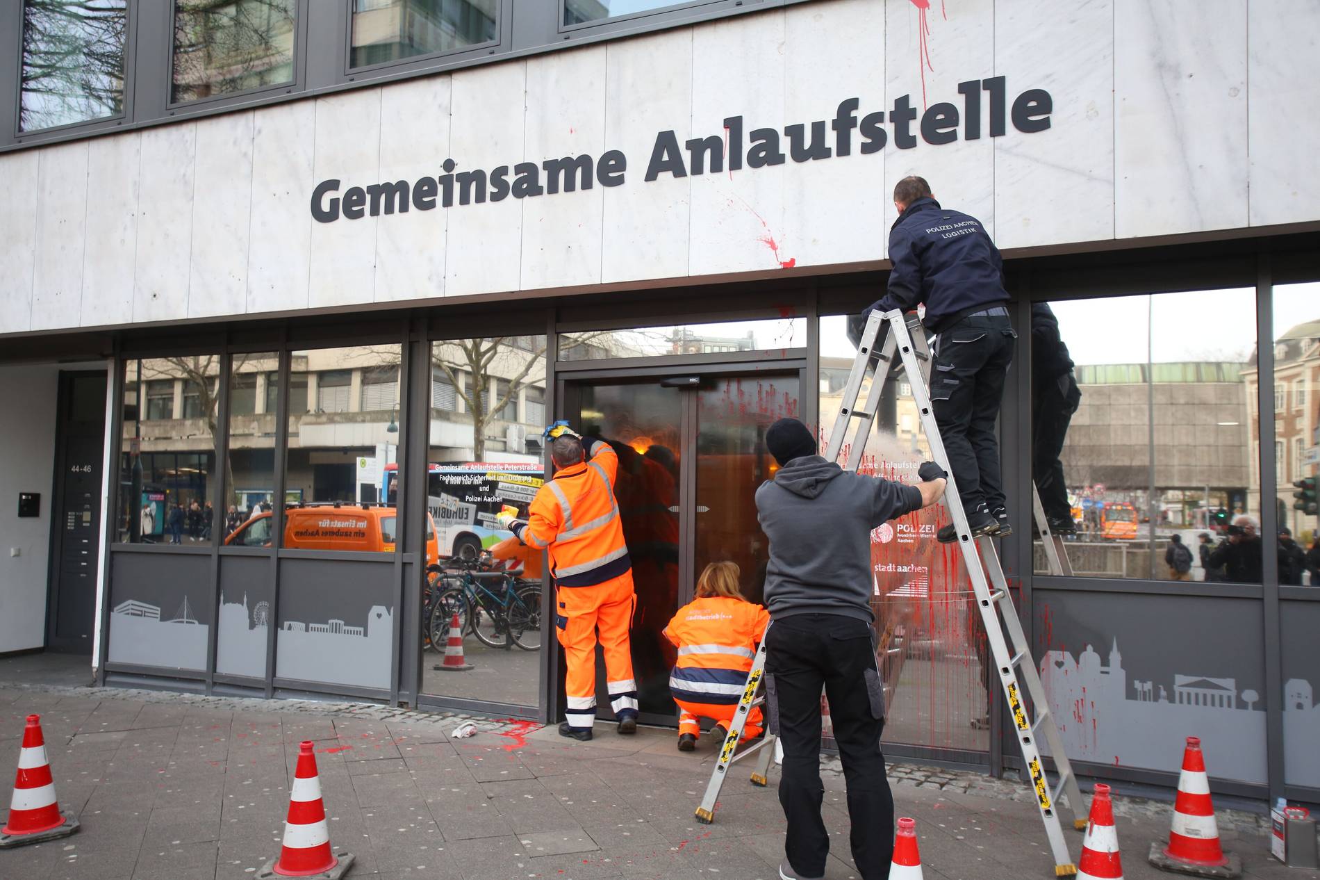 Farbe Gegen Gemeinsame Wache Von Ordnungsamt Und Polizei