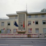 Farbe gegen Spanisches Konsulat