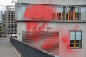 Paint attack on the House of German Industry in Berlin