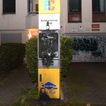 Geldautomat und Strabag-Firmenfahrzeug angezündet