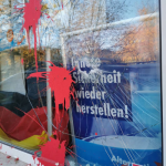 Kaputtes Schaufenster an AfD-Büro