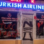 Farbe gegen Turkish Airlines-Büro